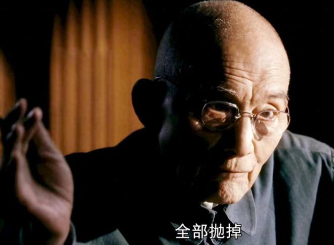 有人上桌有人换桌她却雷打不动坐稳主桌k8凯发全站2024内娱格局大变天！(图11)